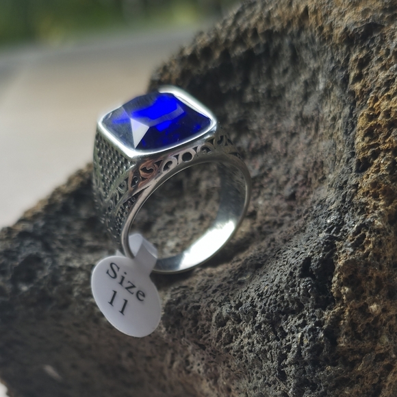 New Stainless Steel Men's Ring With Cubic Zirconia Stone Size 11 - Picture 3 of 8